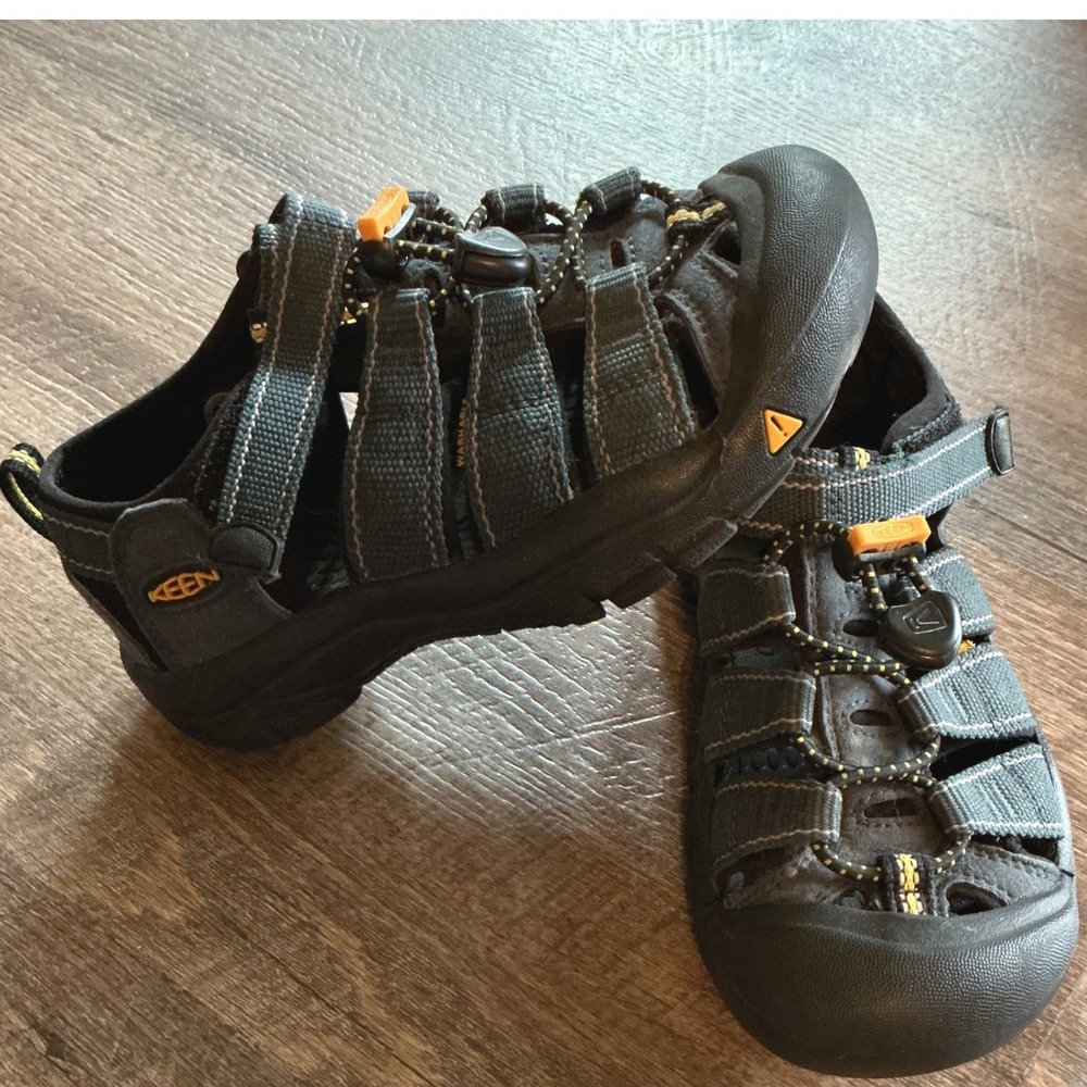 Keen Newport H2 Kids Waterproof Hiking Sport Sandals Navy Blue Yellow Size 13 US